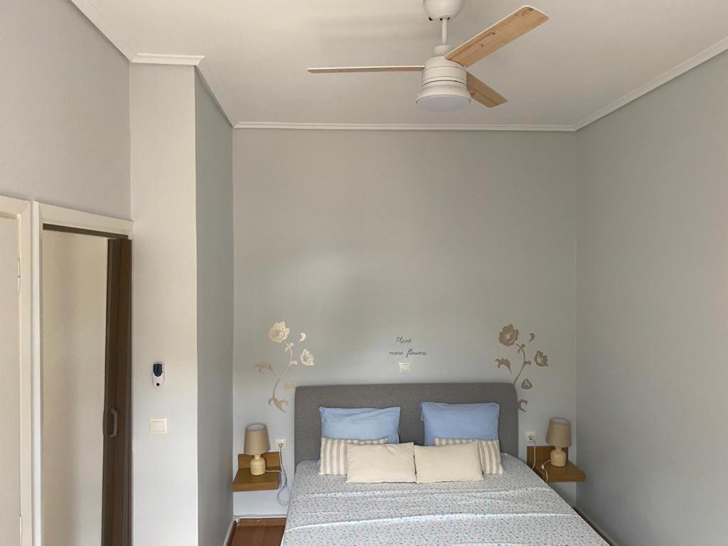Cozy Seaside Studio In Lemos Vouliagmenis Athen Exterior foto
